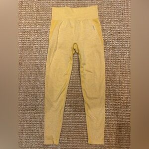 Brand new women’s Gymshark Yellow Leggings size 2